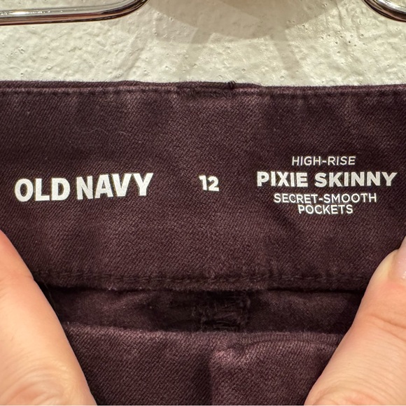 Old Navy Pixie Pants - Picture 6 of 6
